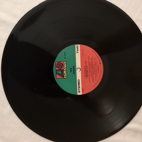 Vintage YES DRAMA Vinyl LP Record Album - Picture 10 of 11